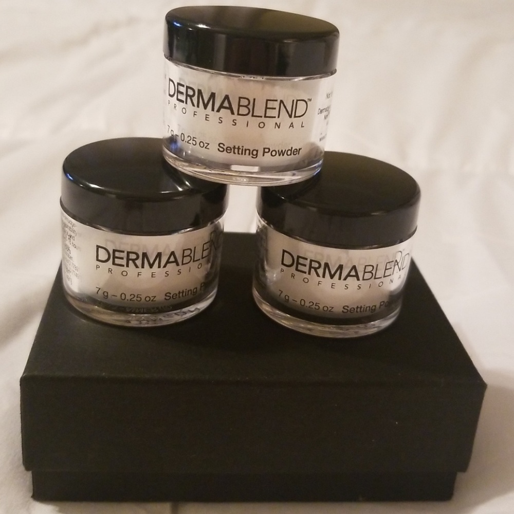 Amended ** 3 travel  Dermablend set powder. New.